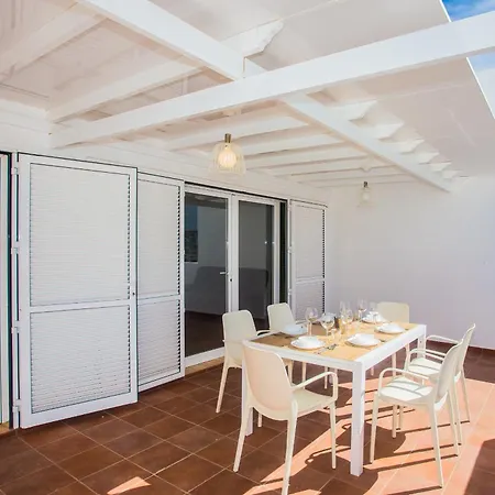 Amparo Villa Playa Blanca