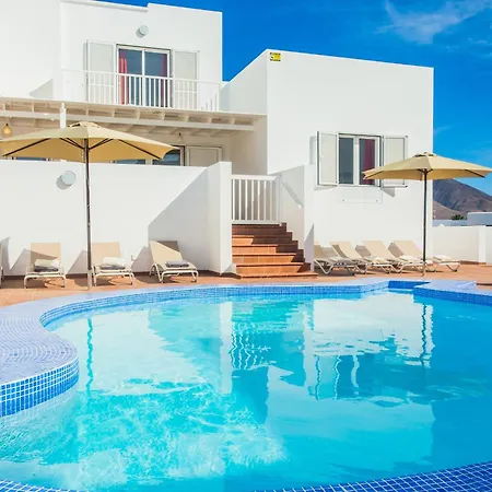 Amparo Villa Playa Blanca